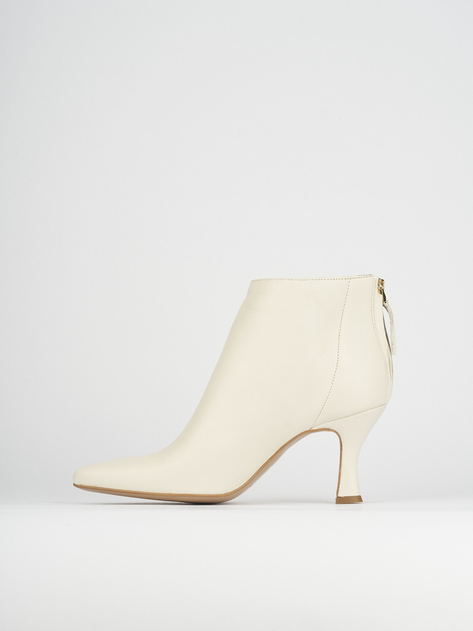 Tronchetto tacco 5 cm beige pelle