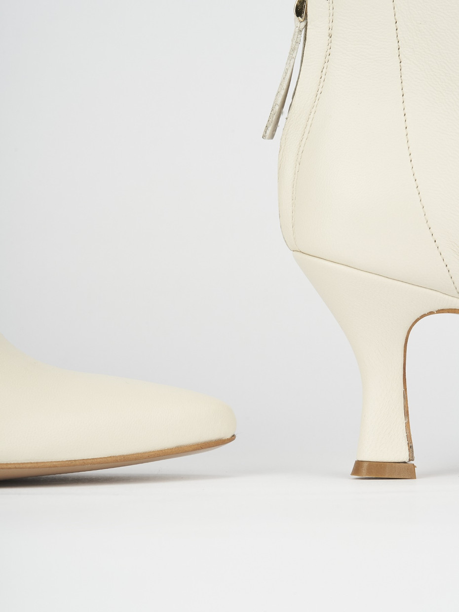 Tronchetto tacco 5 cm beige pelle