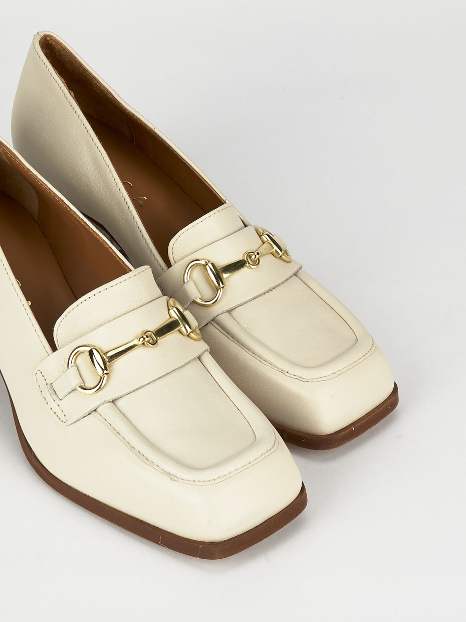 Mocassini tacco 5cm pelle beige