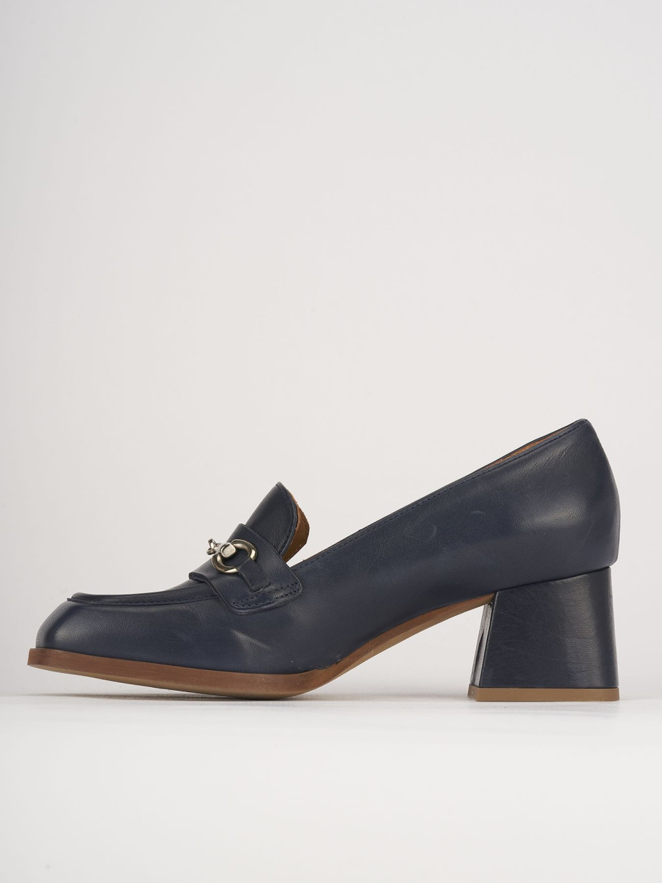 Mocassini blu con tacco 2025
