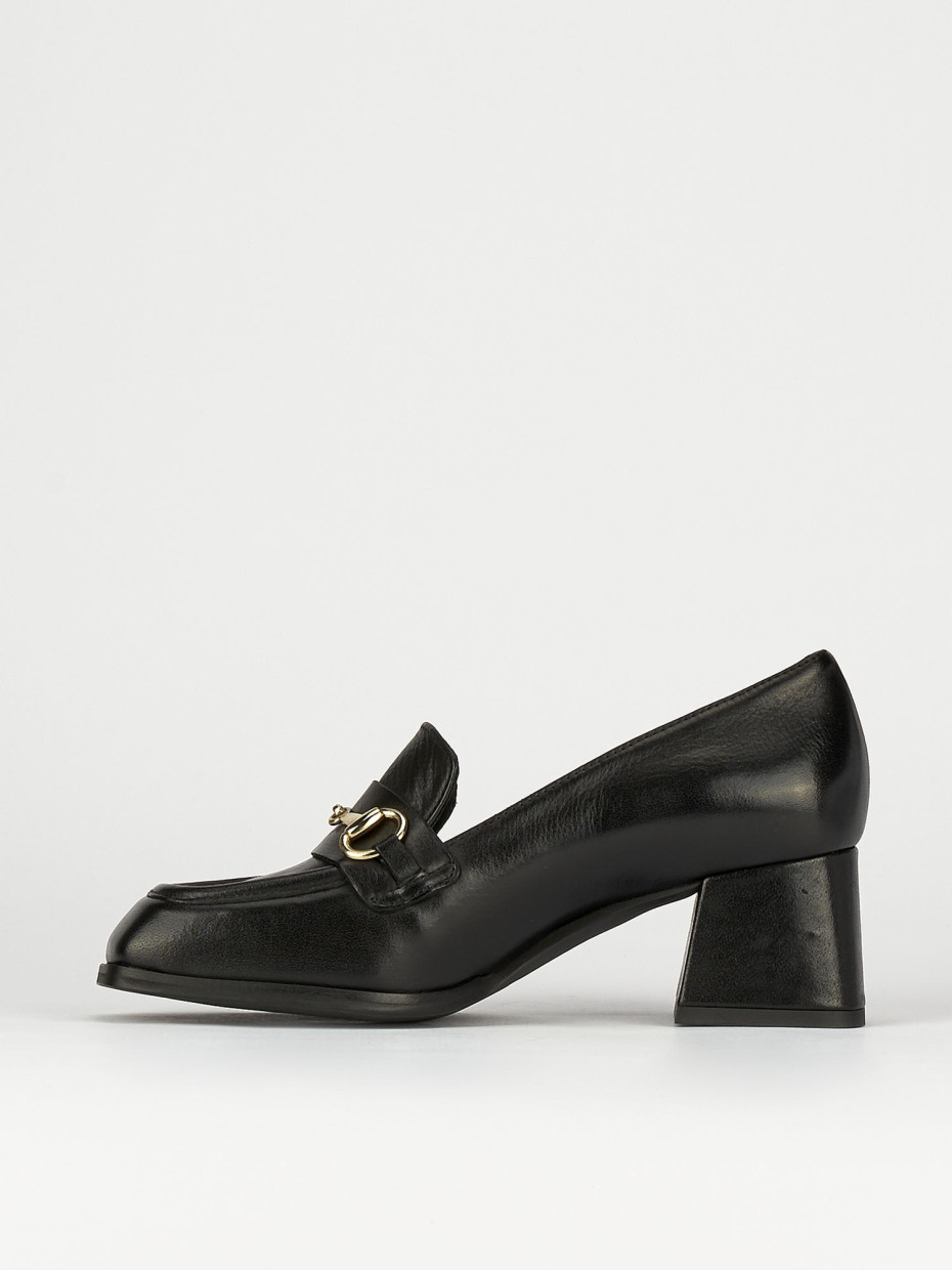 Loafers heel 5 cm black leather