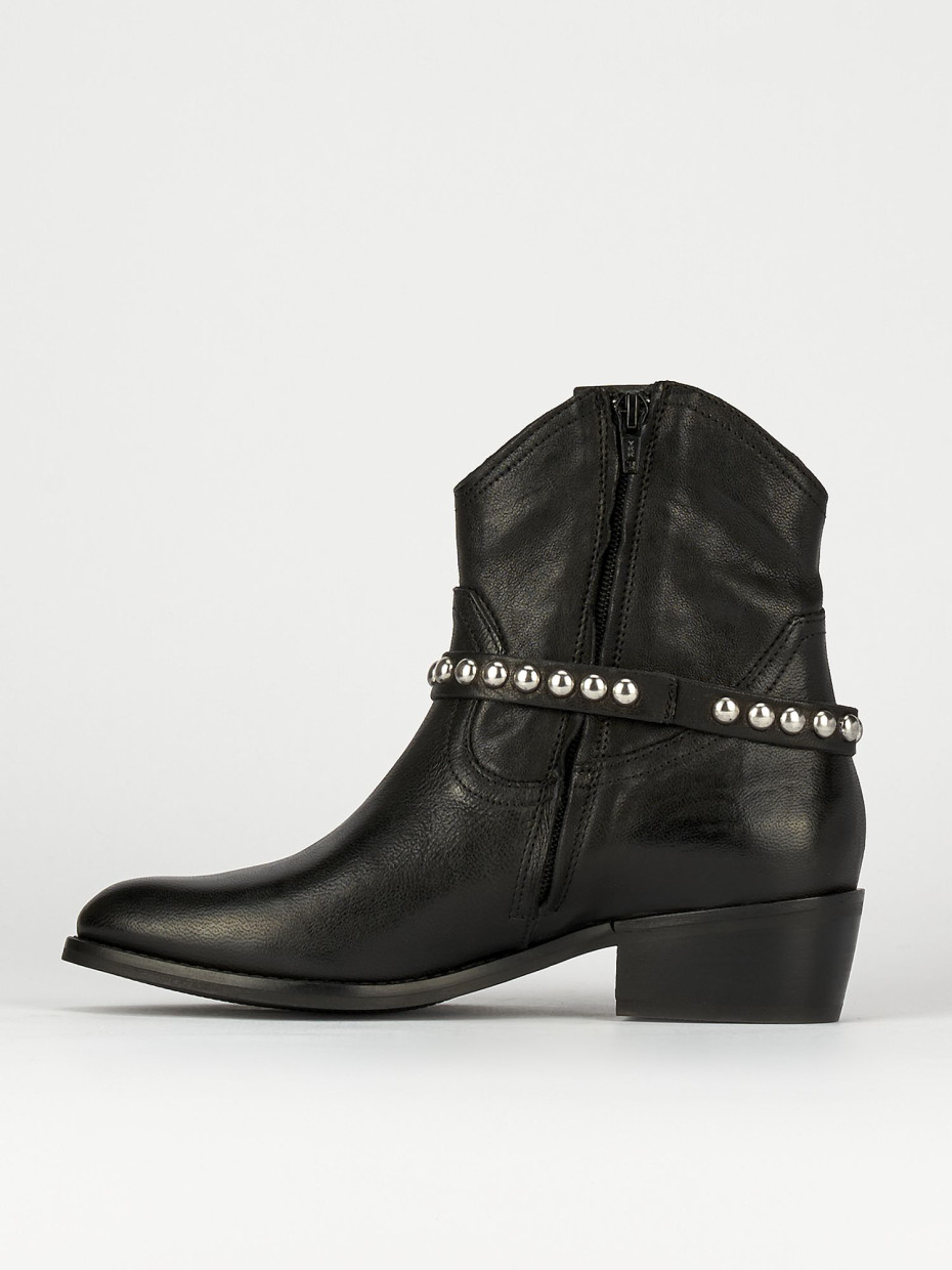 Low heel ankle boots heel 3 cm black leather