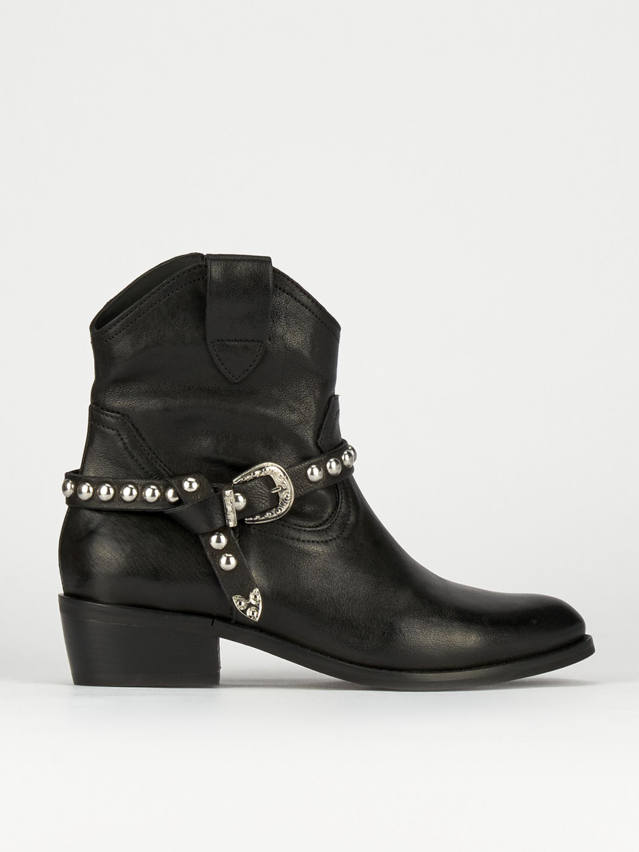 Low heel ankle boots heel 3 cm black leather