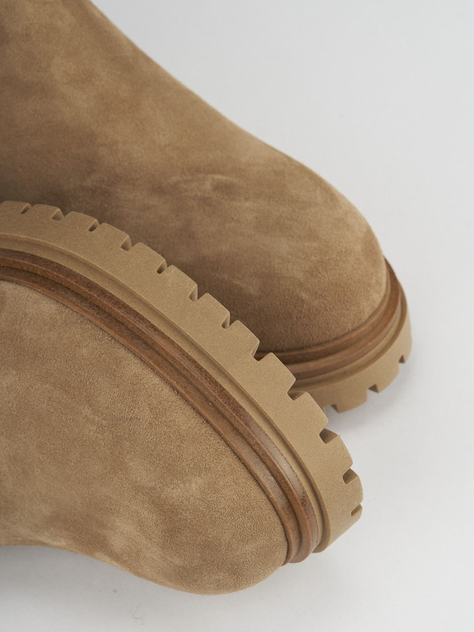 Stivaletti tacco 1cm camoscio beige