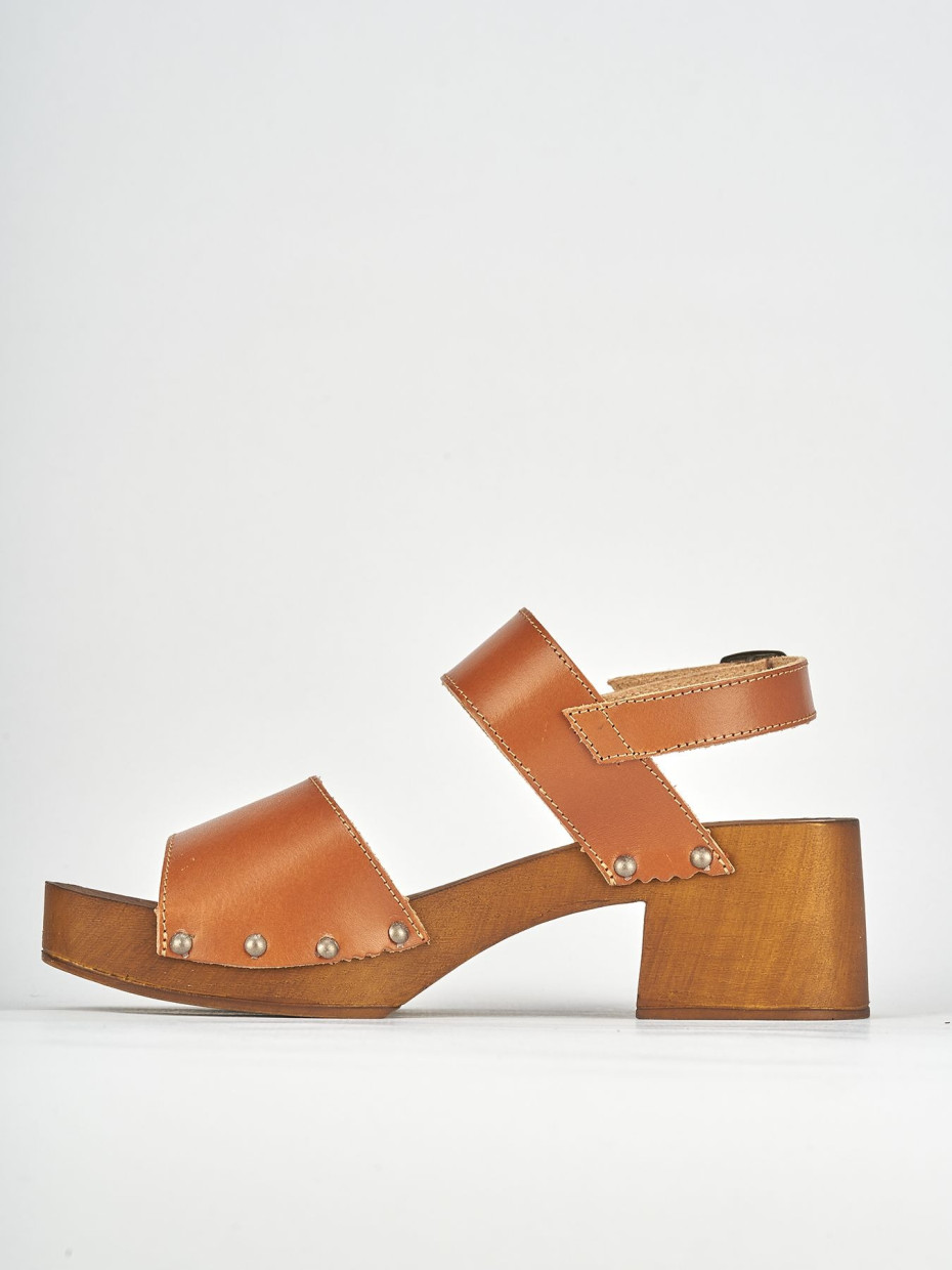 High heel sandals heel 5 cm brown leather
