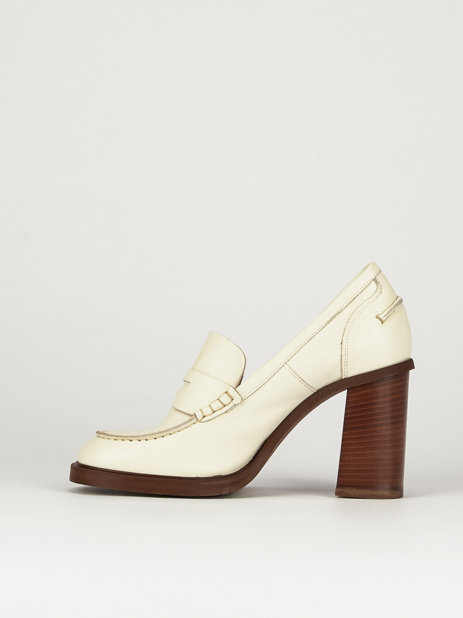 Mocassino tacco 9 cm beige pelle