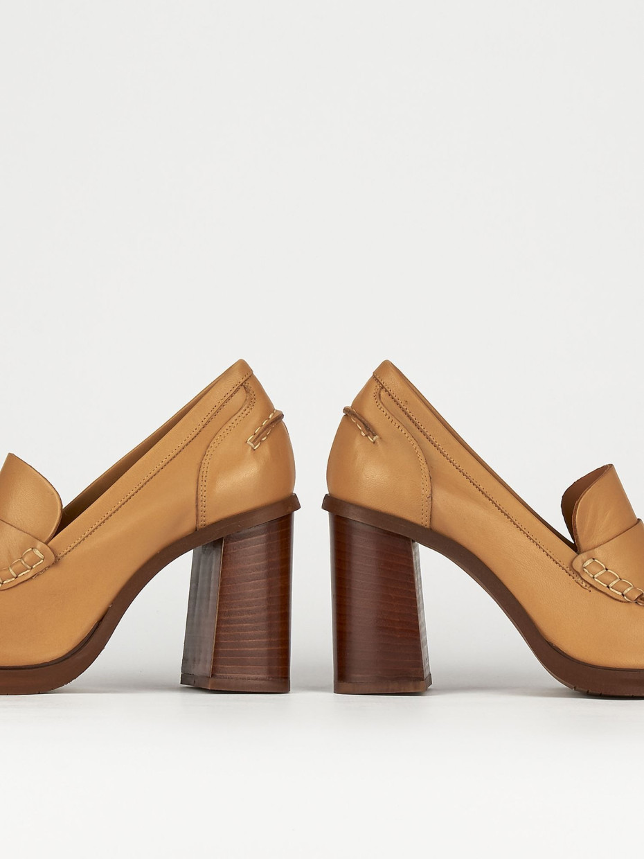 Mocassino tacco 9 cm marrone pelle