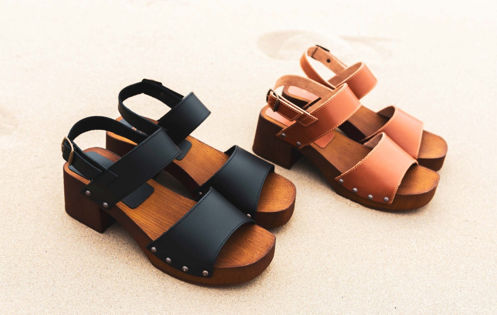 High heel sandals heel 5 cm brown leather