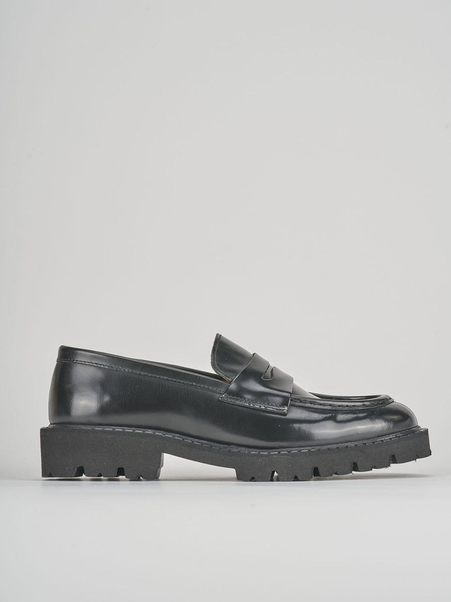Loafers heel 1 cm black leather