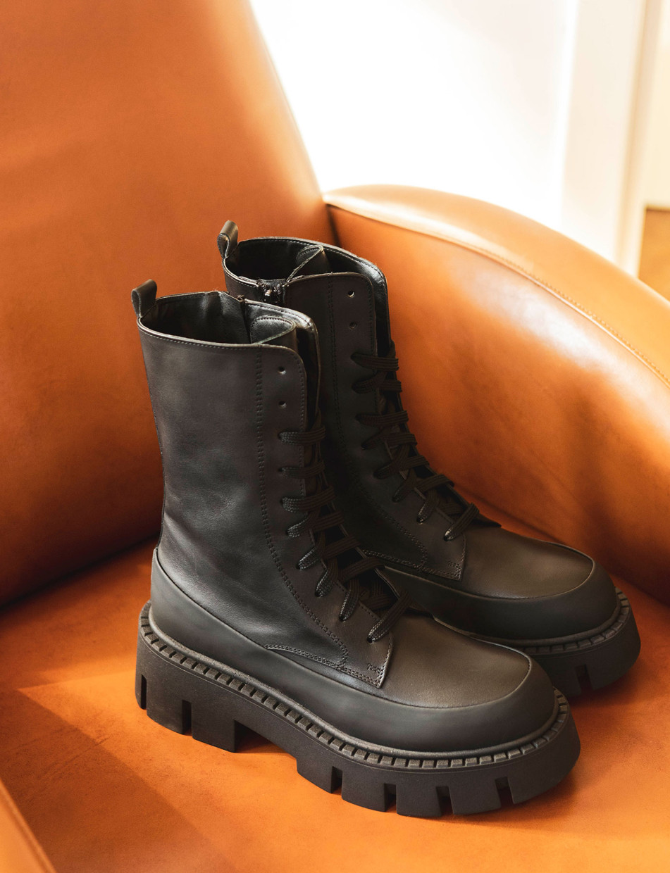 Combat boots heel 3 cm black leather