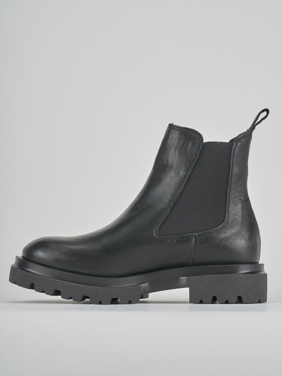 Low heel ankle boots heel 3 cm black leather