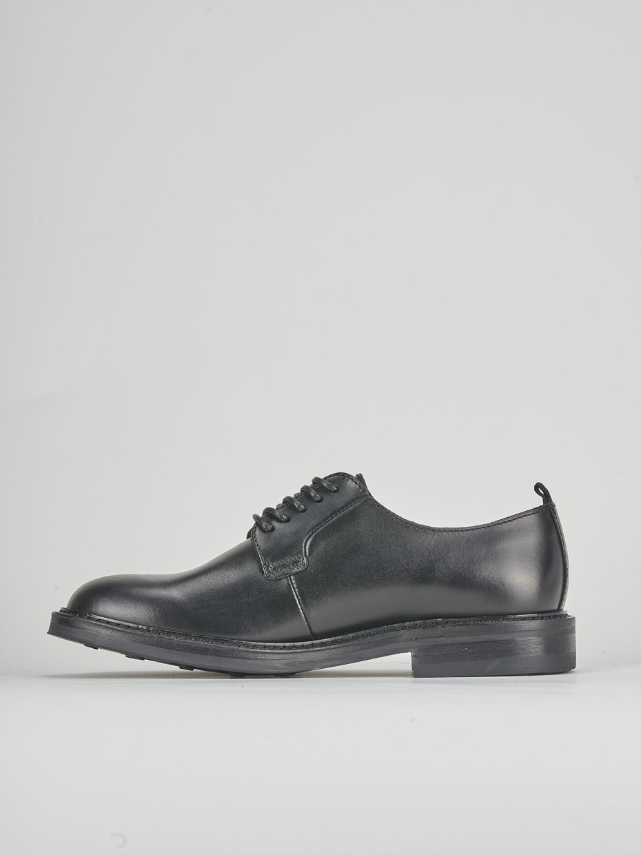 Lace-up shoes black leather