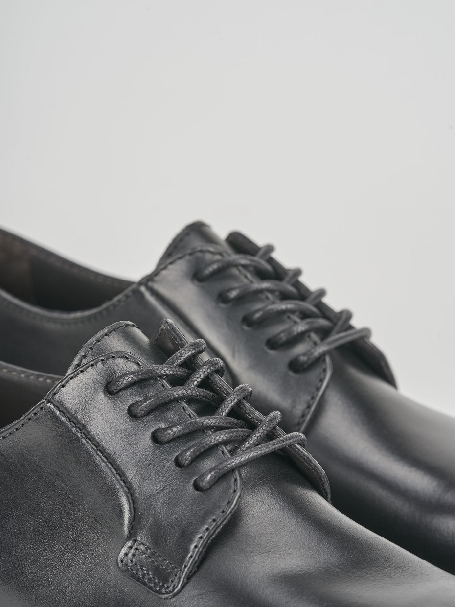 Lace-up shoes black leather