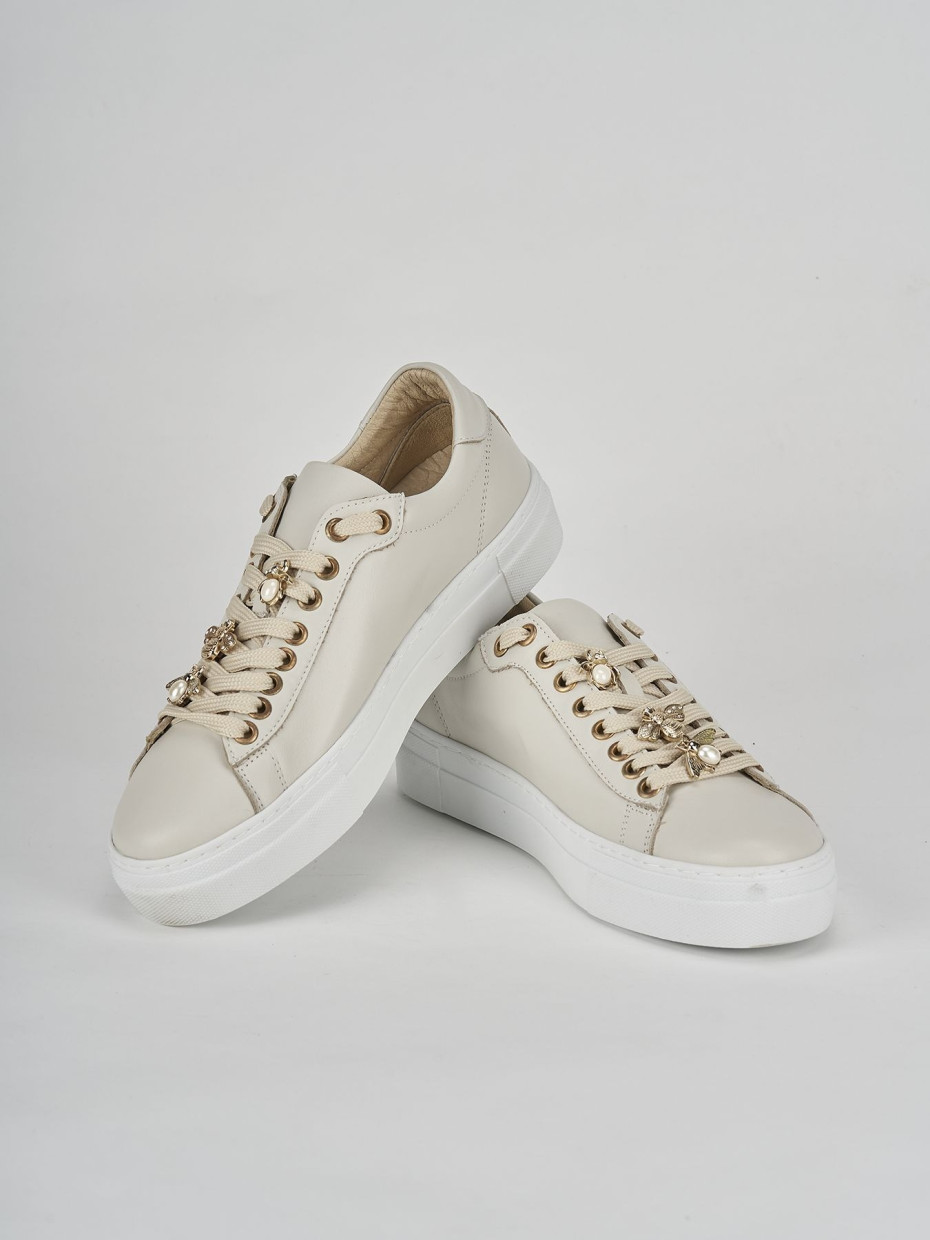 Sneakers beige leather