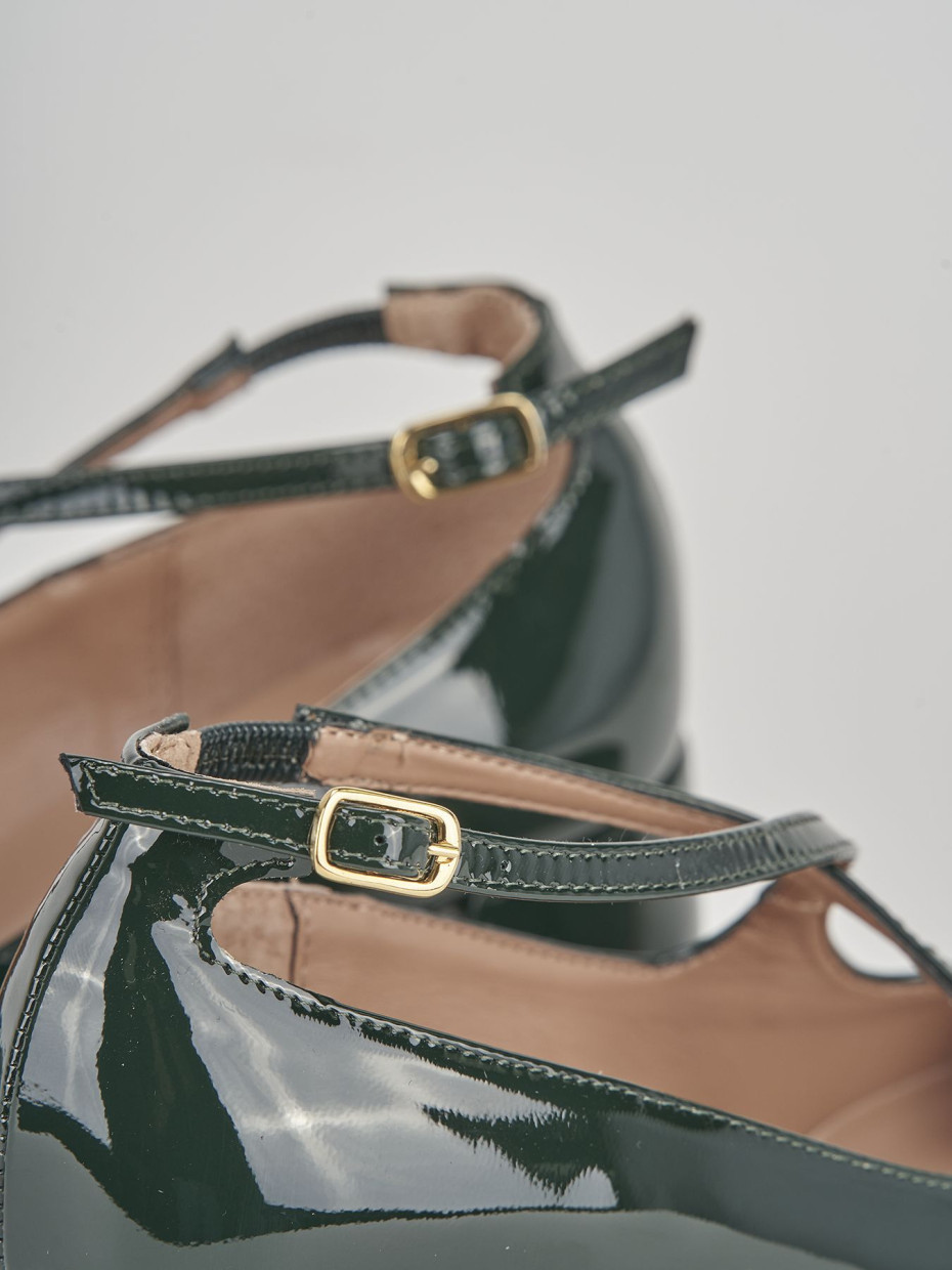 Pumps heel 5 cm green patent