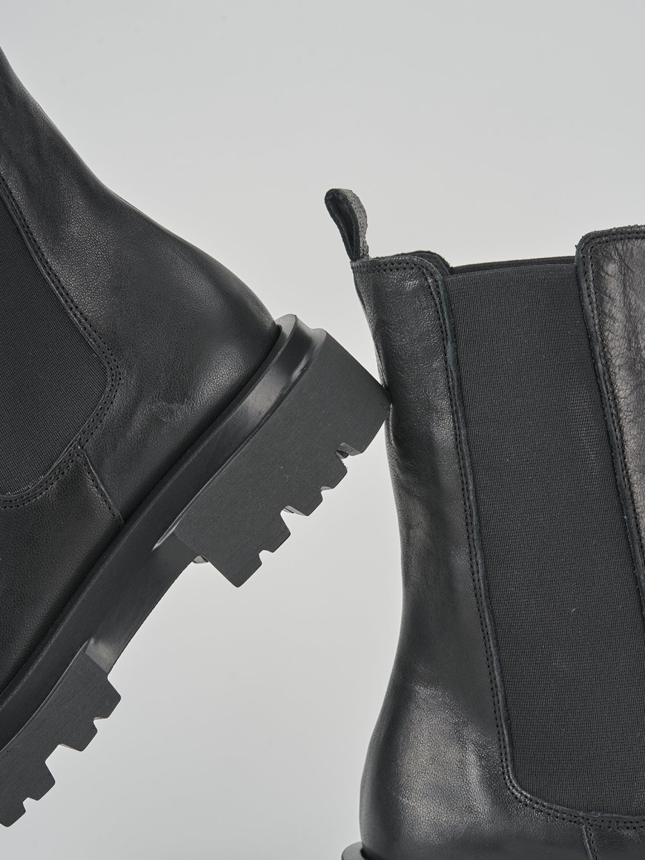 Low heel ankle boots heel 1 cm black leather