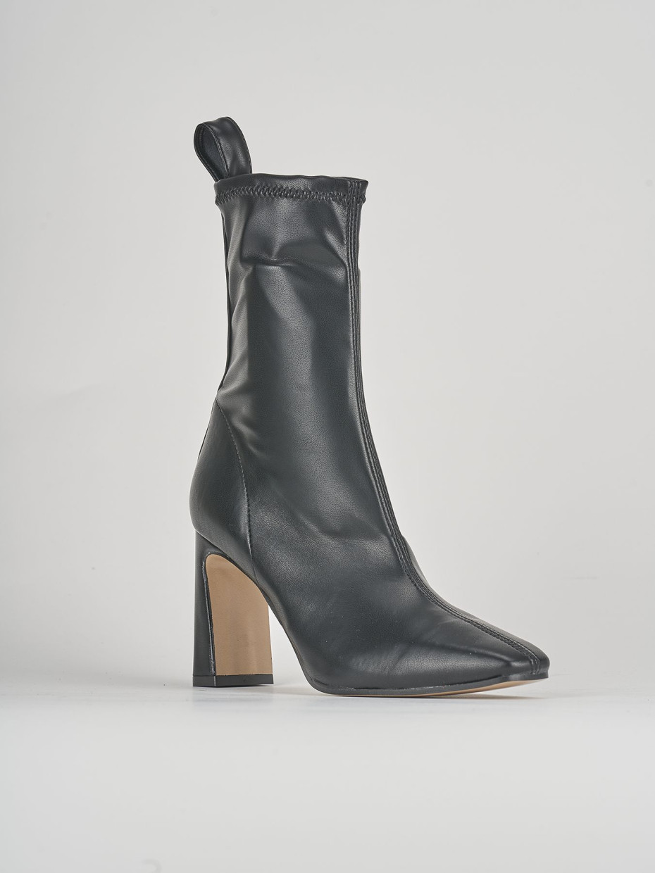 Black boots on sale tight on ankles