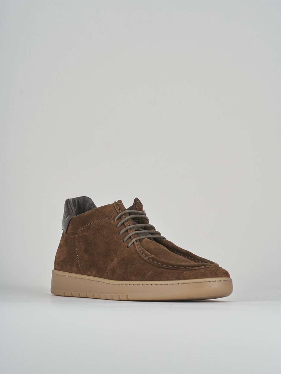 Sneakers brown suede