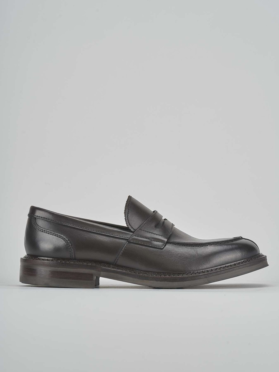 Loafers dark brown leather