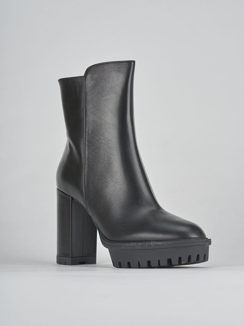 Stivaletti tacco 7cm pelle nero