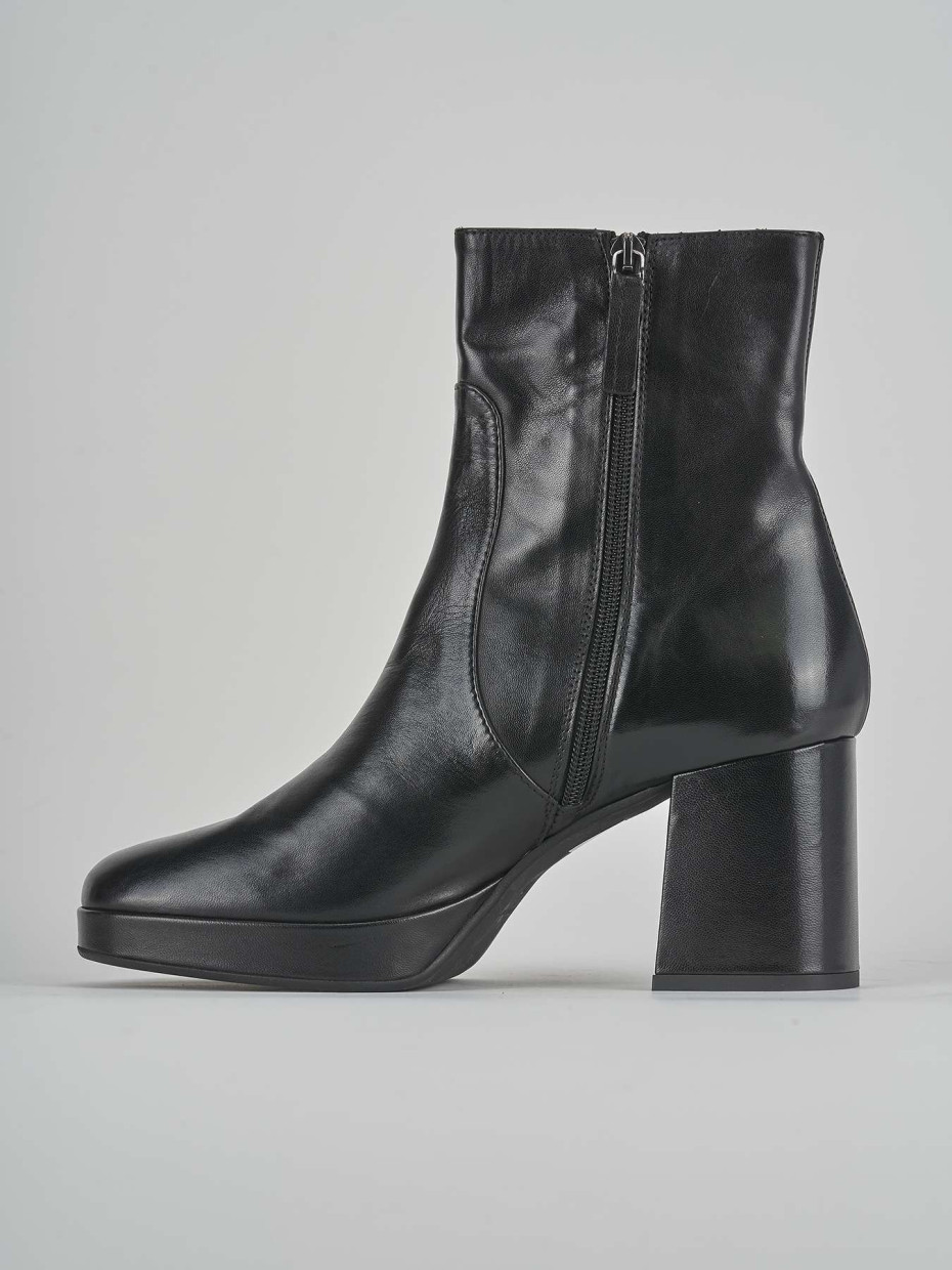 Stivaletti tacco 6cm pelle nero