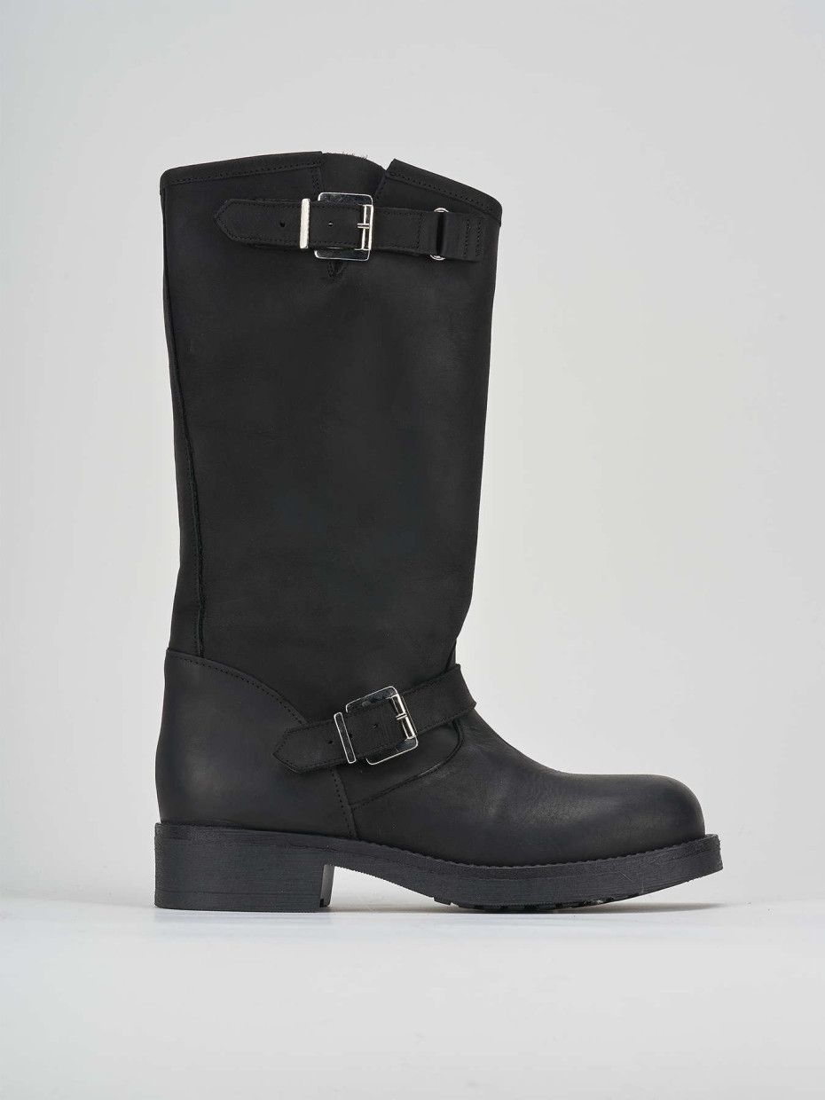 Low heel boots heel 1 cm black leather