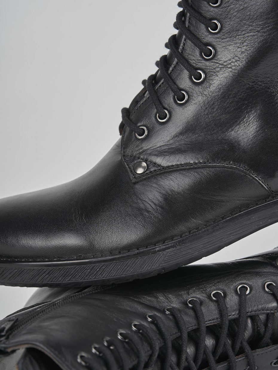 Combat boots heel 2 cm black leather