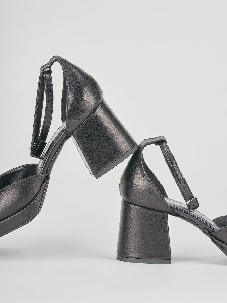 Bebe' tacco 5 cm nero pelle