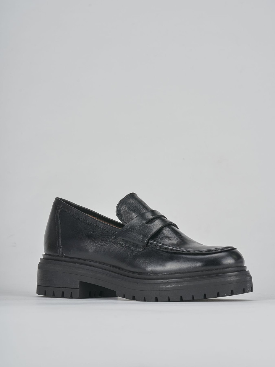 Loafers heel 2 cm black leather