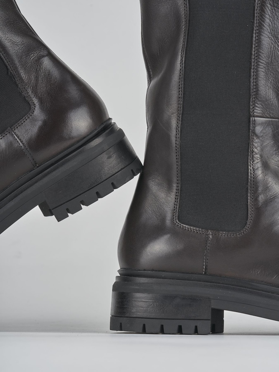 Stivaletto tacco 2 cm testa pelle