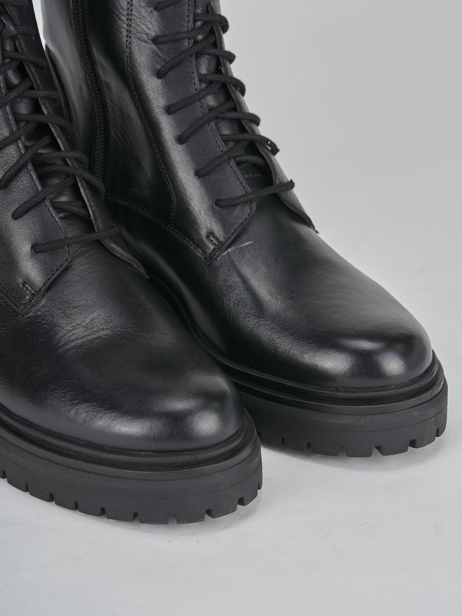 Combat boots heel 2 cm black leather