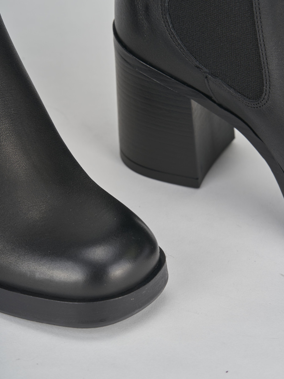 High heel ankle boots heel 8 cm black leather