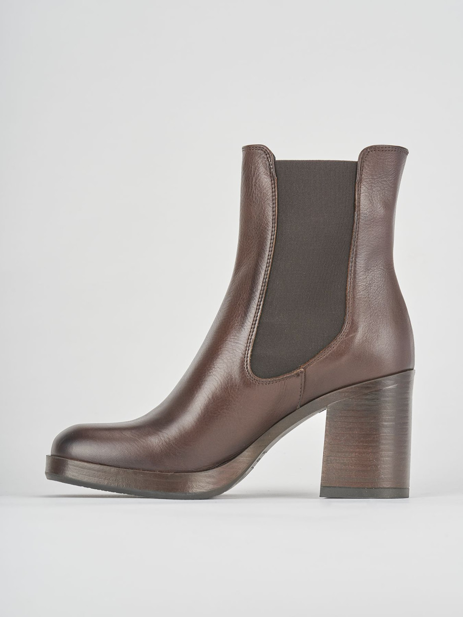 Stivaletto tacco 8cm testa pelle