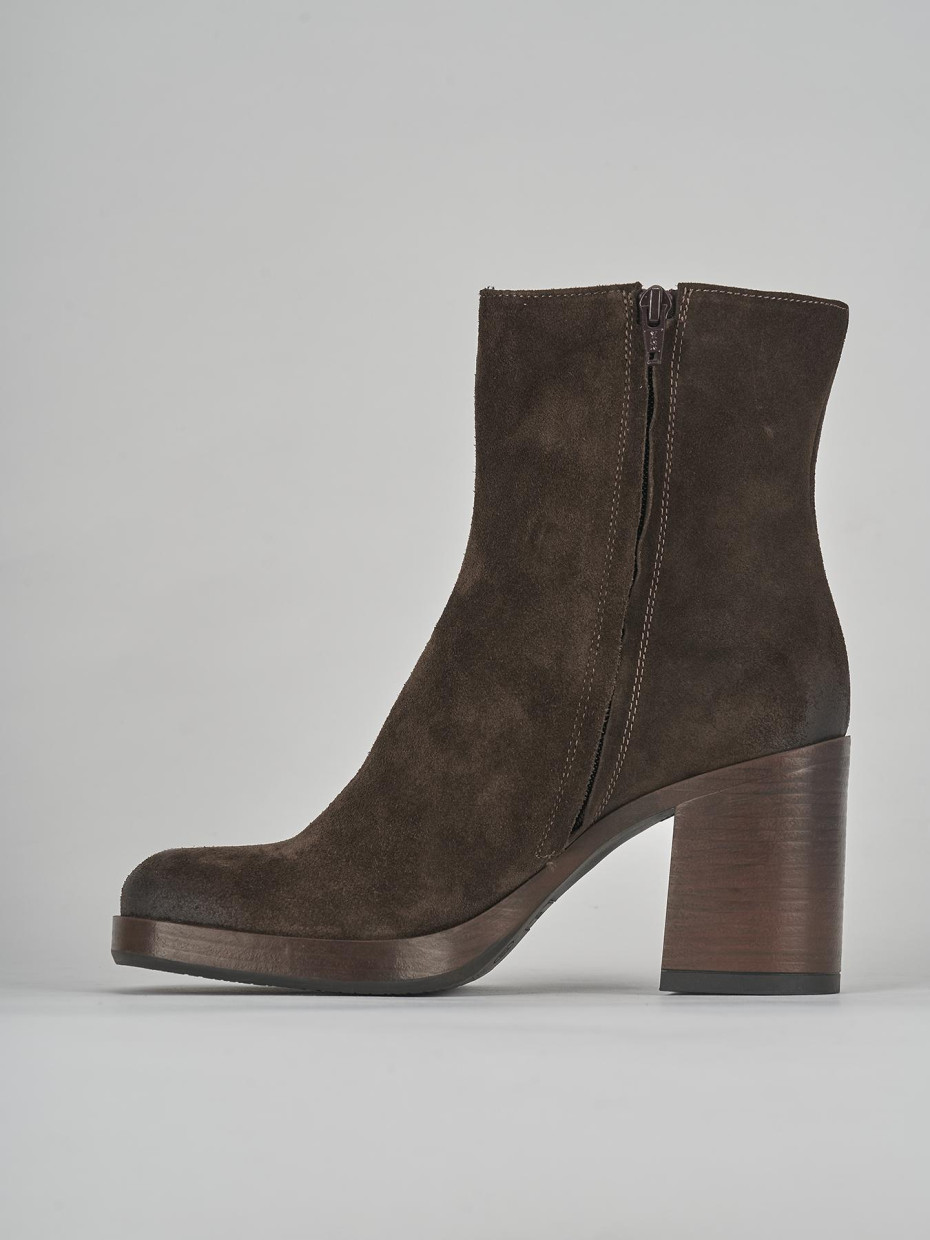 Stivaletto tacco 8cm testa camoscio