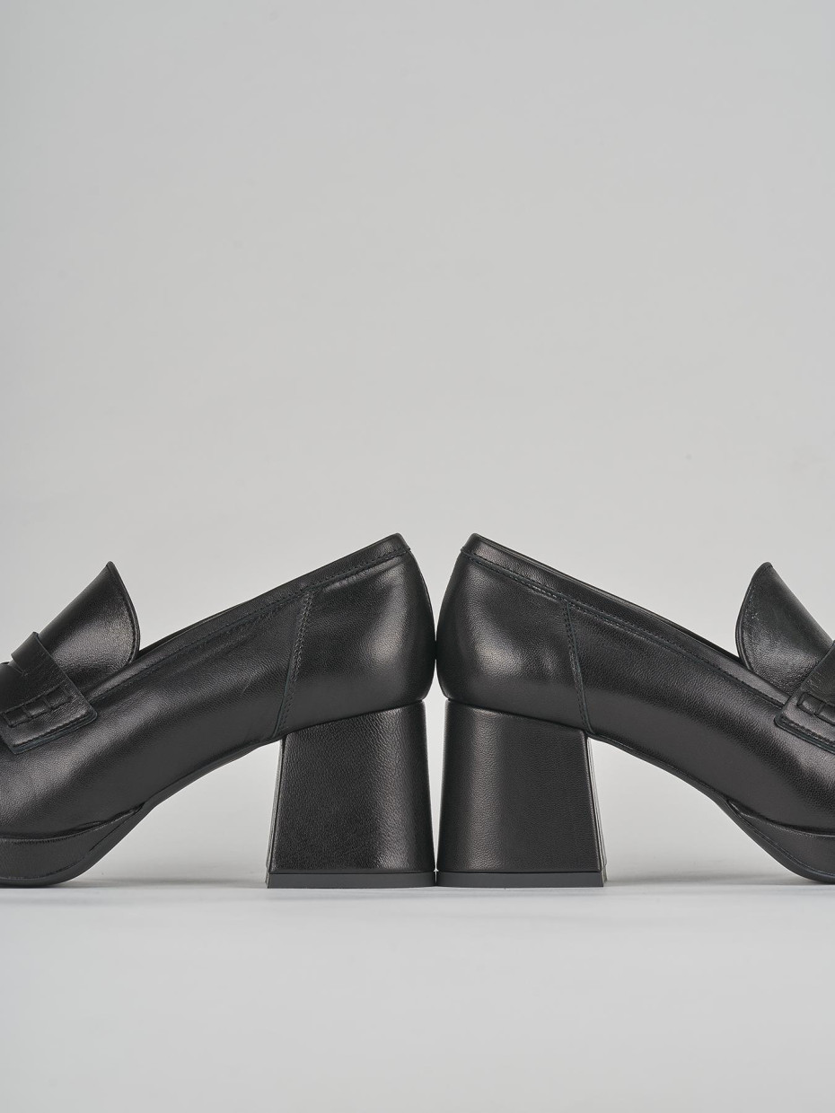 Loafers heel 7 cm black leather