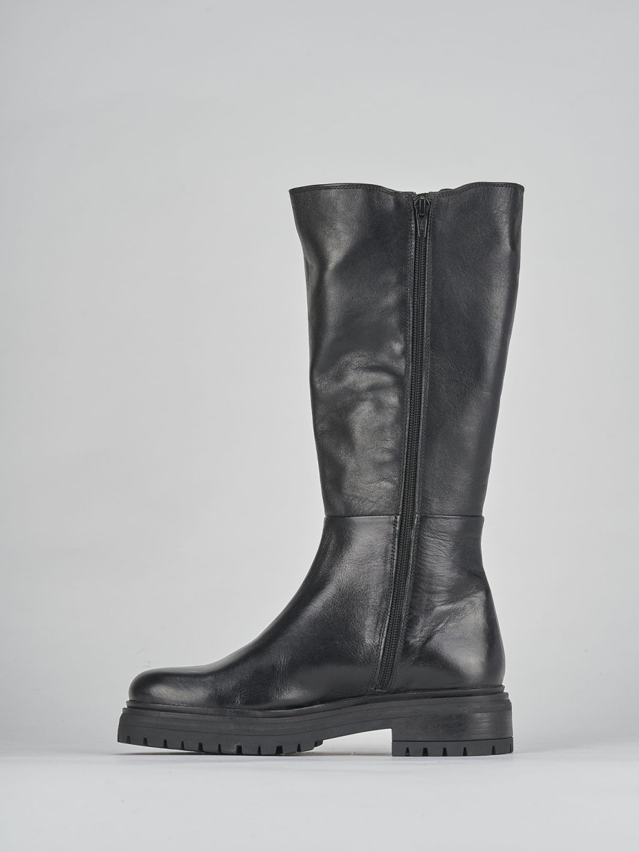 Low heel boots heel 2 cm black leather