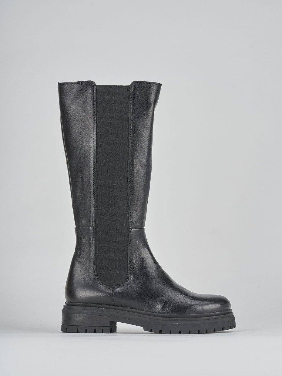 Low heel boots heel 2 cm black leather