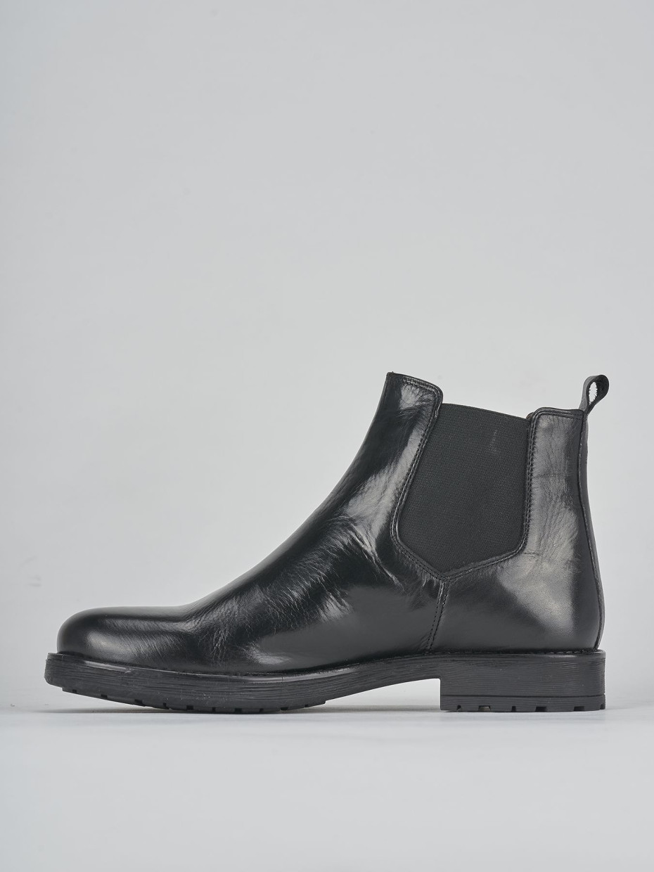 Low heel ankle boots heel 2 cm black leather