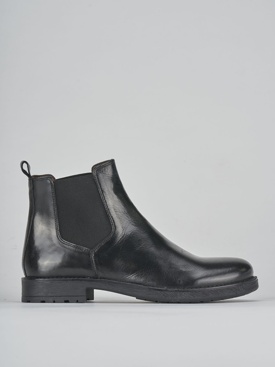 Low heel ankle boots heel 2 cm black leather