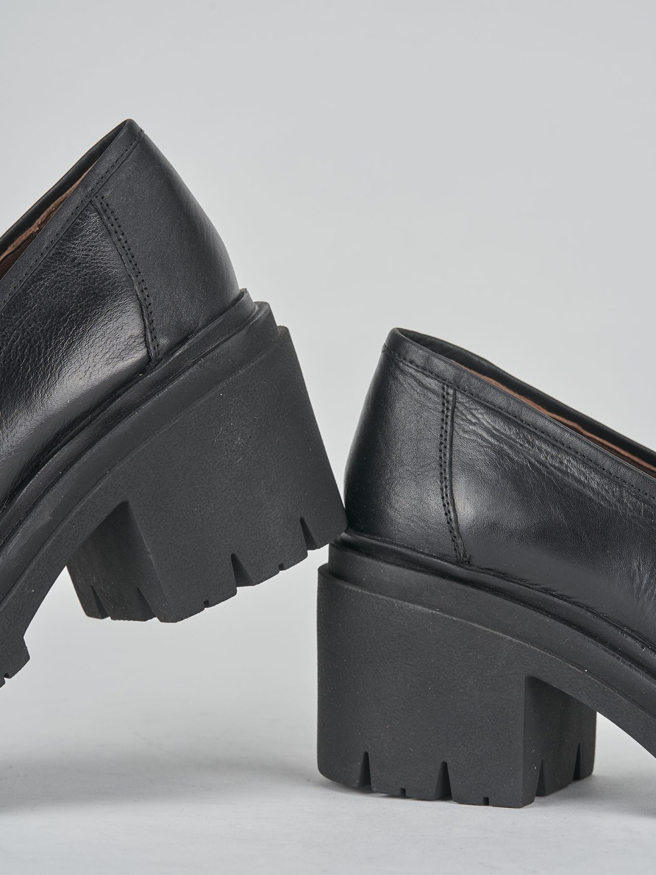 Loafers heel 5 cm black leather