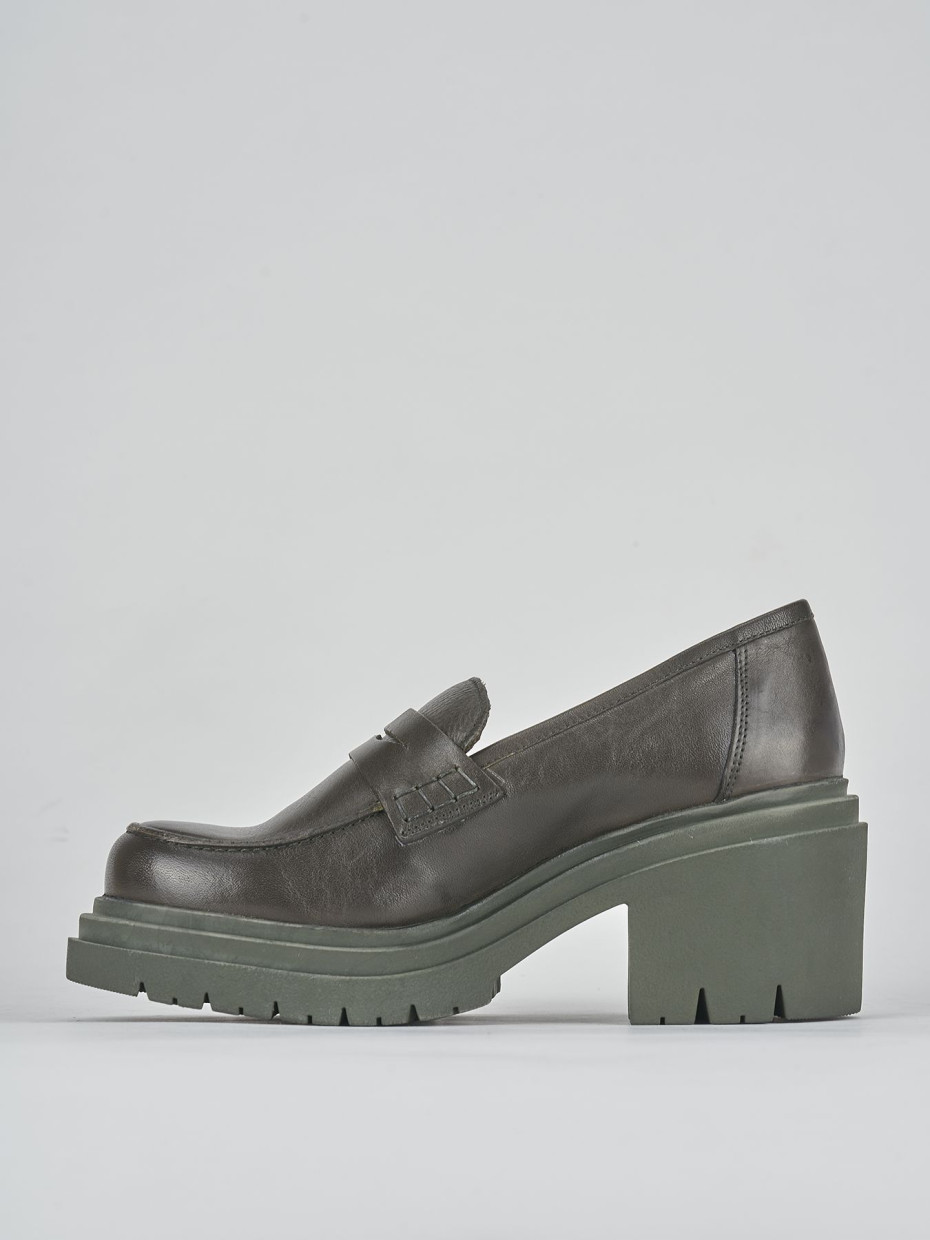 Loafers heel 5 cm green leather