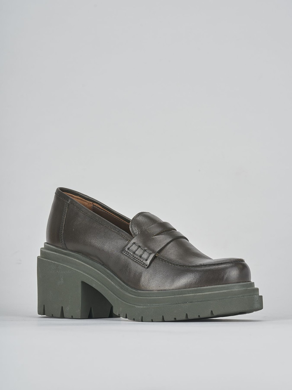 Loafers heel 5 cm green leather