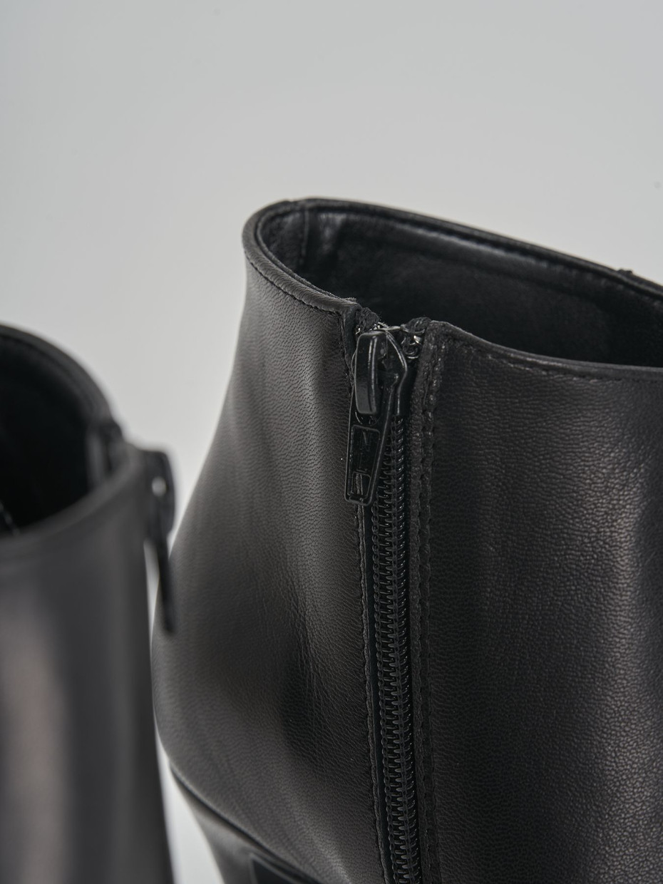 High heel ankle boots heel 7 cm black leather