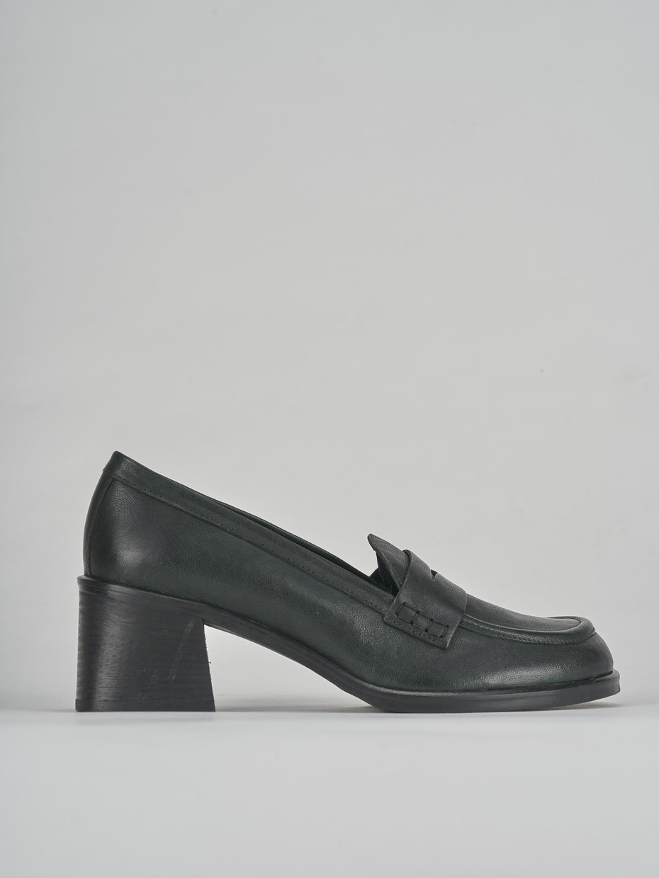Loafers heel 5 cm green leather