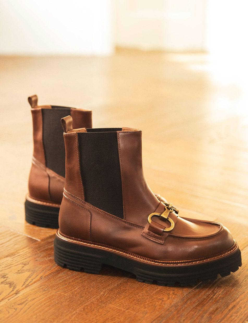 Brown leather low heel ankle boots store