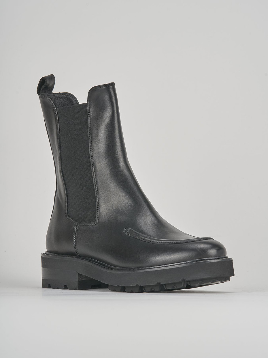 Low heel ankle boots heel 1 cm black leather