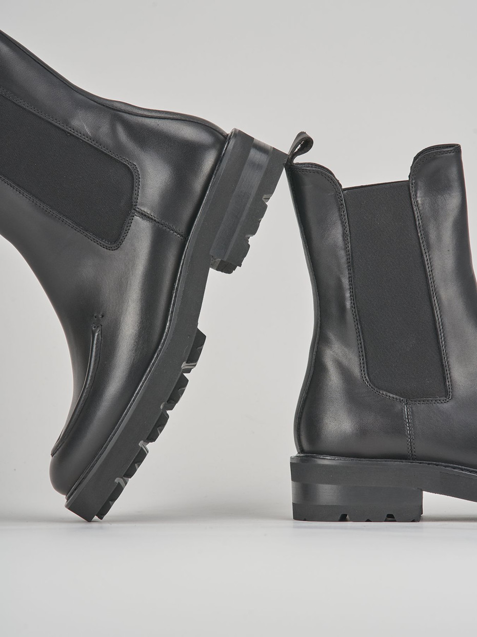 Low heel ankle boots heel 1 cm black leather