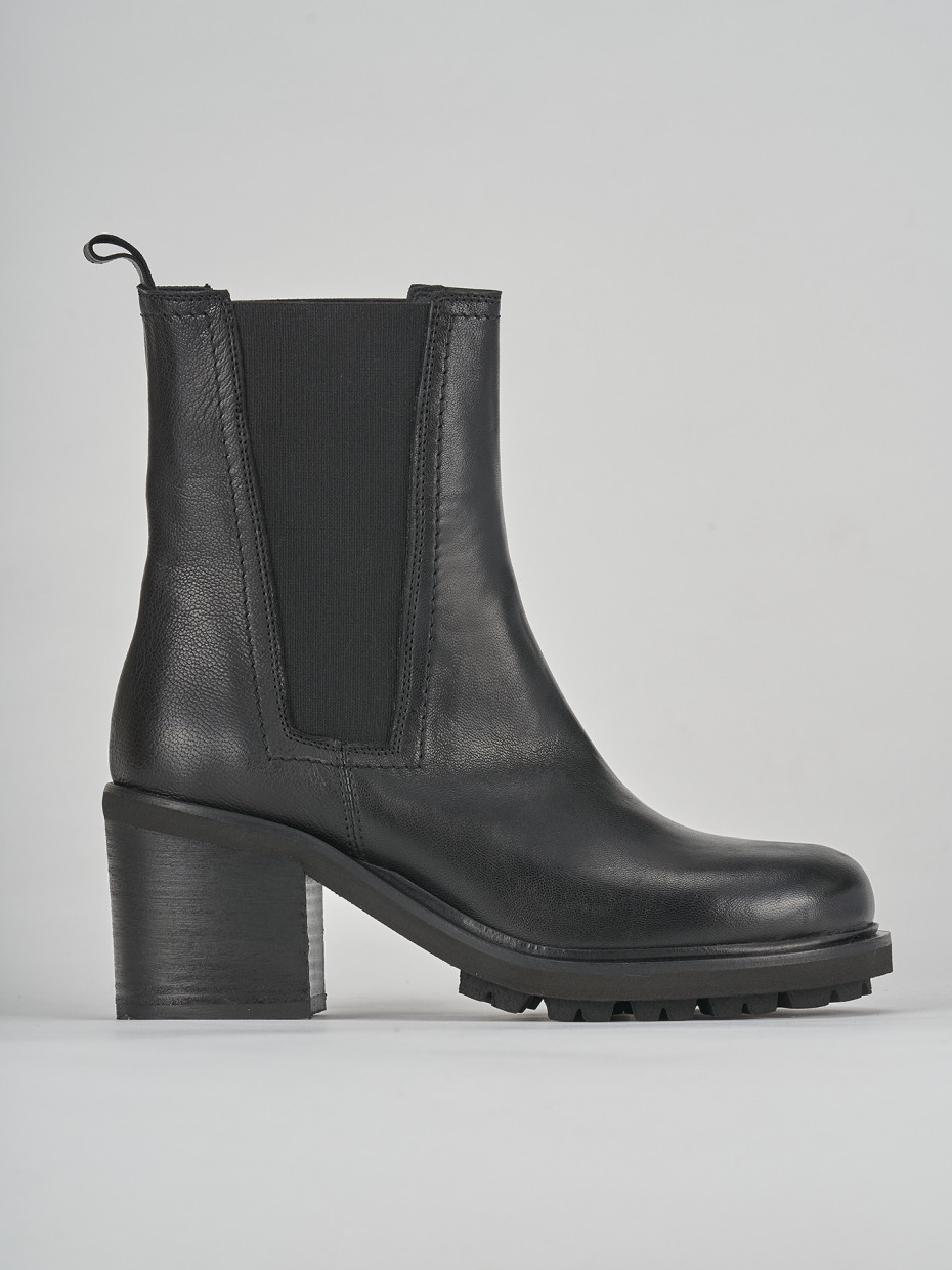 High heel ankle boots heel 5 cm black leather
