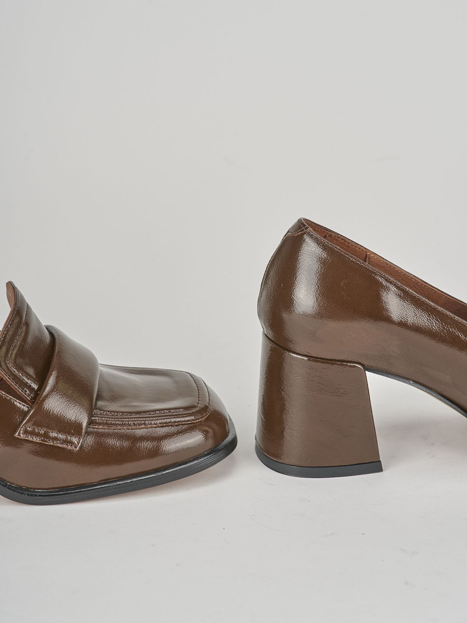 Loafers heel 5 cm brown leather