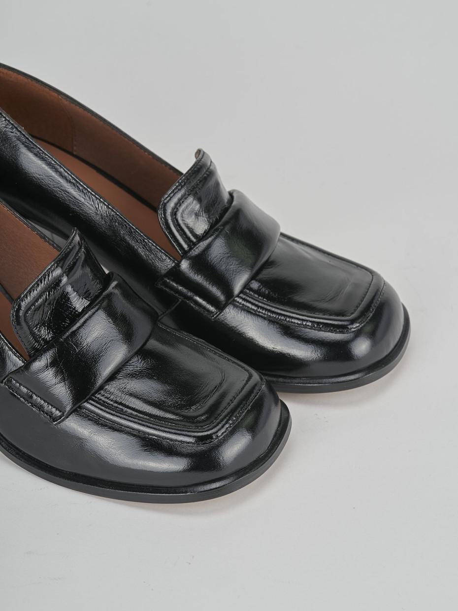 Ladies black leather loafers size 5 shop